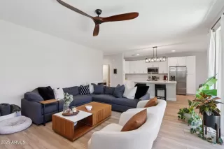 Photo #2: 6884838 Listing 