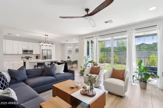 Photo #3: 6884838 Listing 