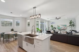 Photo #5: 6884838 Listing 