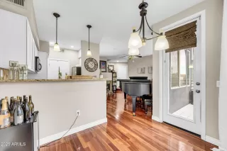 Photo #1: 6884973 Listing