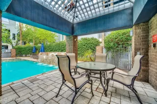 Photo #3: 6884973 Listing