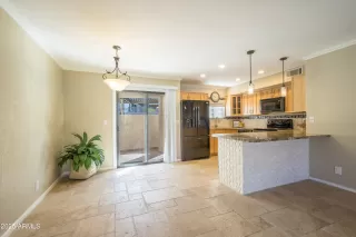 Photo #6: 6885034 Listing