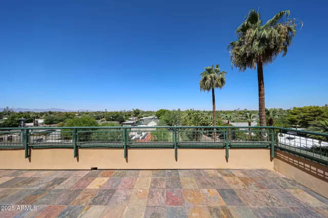 MLS: 6885045 Condo For Sale