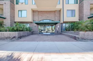 Photo #5: 6885045 Listing