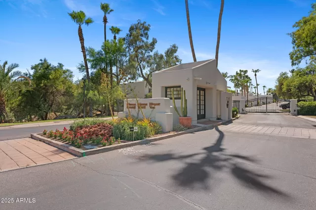 MLS: 6885060 Condo For Sale