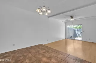 Photo #4: 6885147 Listing 