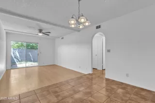 Photo #5: 6885147 Listing 