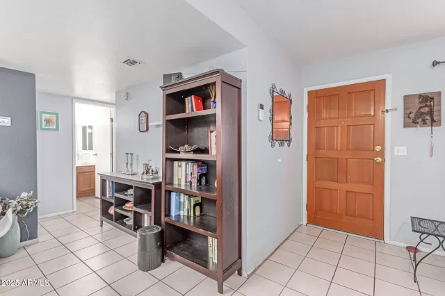 MLS: 6885194 Condo For Sale