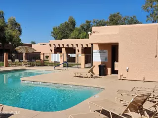 Photo #5: 6885341 Listing 