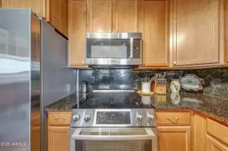 Photo #3: 6885362 Listing