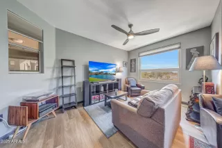 Photo #5: 6885362 Listing