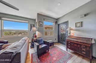 Photo #6: 6885362 Listing