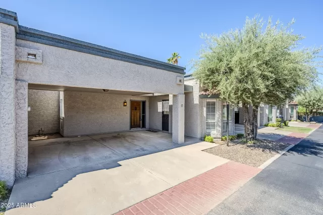 MLS: 6885414 Condo For Sale