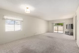 Photo #5: 6885461 Listing