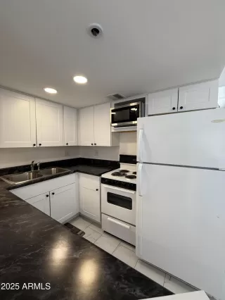 Photo #4: 6885529 Listing 