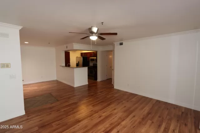 MLS: 6885544 Condo For Sale