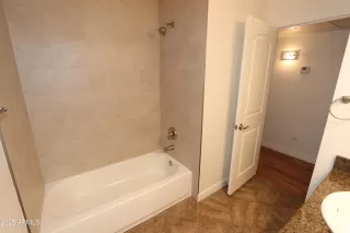 Photo #6: 6885544 Listing 