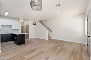 Photo #1: 6885577 Listing 