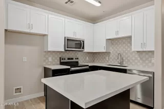 Photo #3: 6885577 Listing 