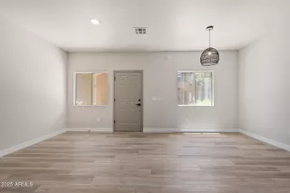 Photo #6: 6885577 Listing 