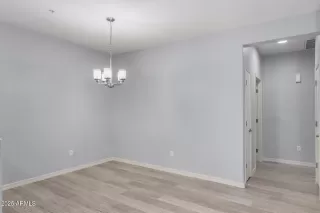 Photo #5: 6885627 Listing 