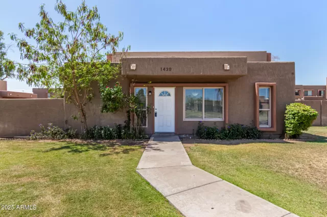 MLS: 6885724 Condo For Sale