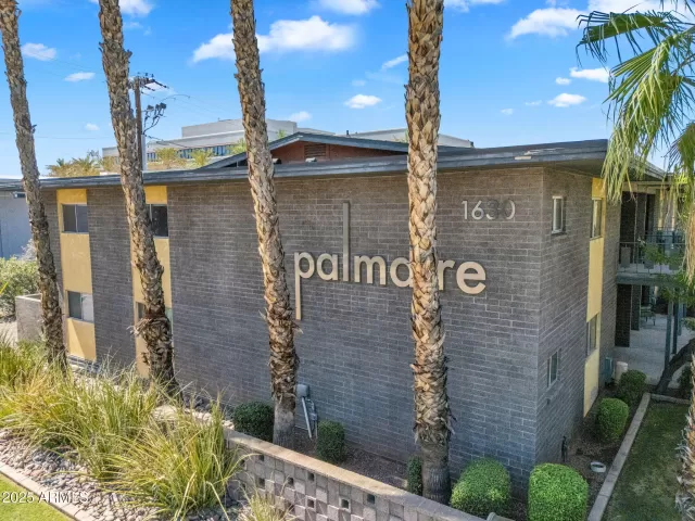 MLS: 6885916 Condo For Sale