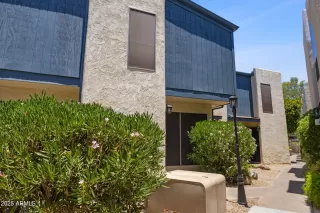 Photo #5: 6885937 Listing 