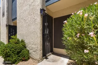 Photo #6: 6885937 Listing 