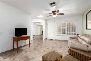 Photo #5: 6885968 Listing