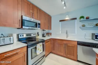 Photo #4: 6885976 Listing