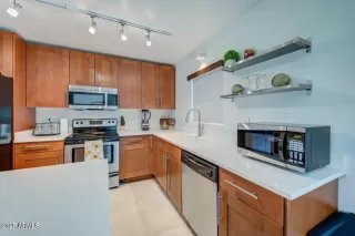 Photo #5: 6885976 Listing