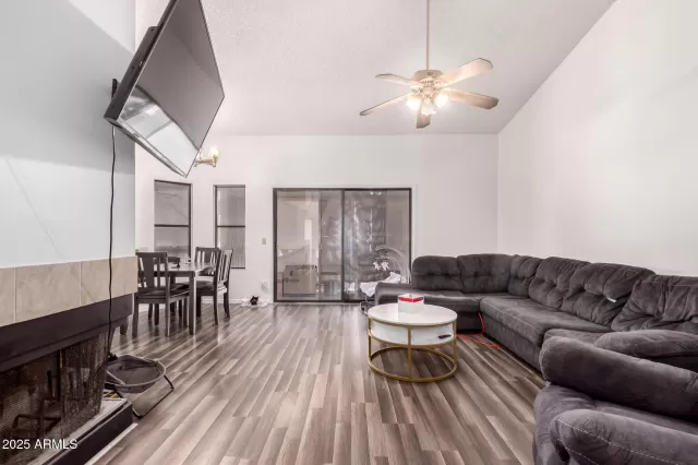 MLS: 6886043 Condo For Sale