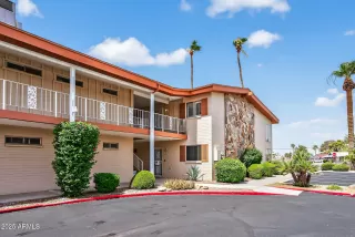 Photo #2: 6886083 Listing