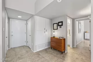 Photo #5: 6886083 Listing