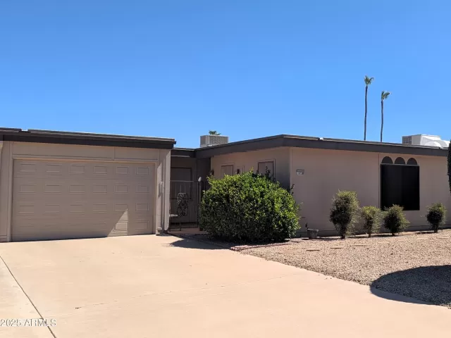 MLS: 6886086 Condo For Sale