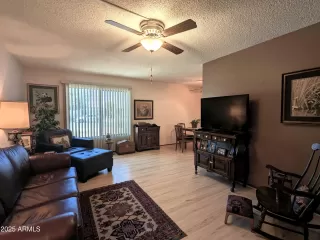 Photo #5: 6886086 Listing