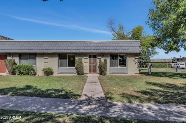 MLS: 6886301 Condo For Sale