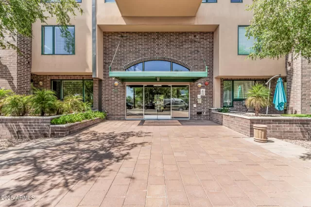 MLS: 6886344 Condo For Sale