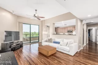 Photo #3: 6886344 Listing