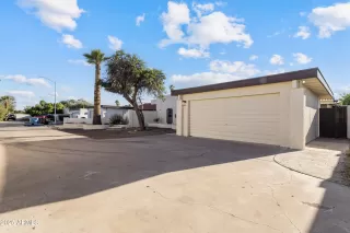 Photo #2: 6886346 Listing