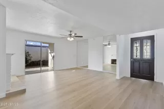 Photo #4: 6886346 Listing