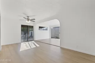 Photo #6: 6886346 Listing