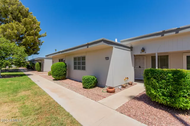 MLS: 6886360 Condo For Sale