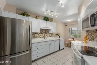 Photo #3: 6886360 Listing 