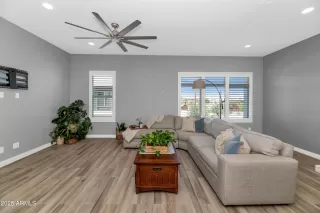 Photo #2: 6886424 Listing 