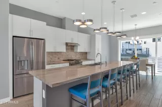 Photo #4: 6886424 Listing 