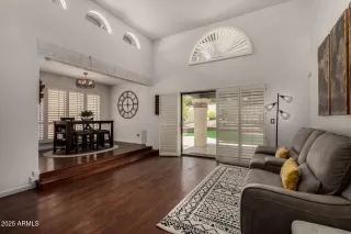 Photo #6: 6886434 Listing 