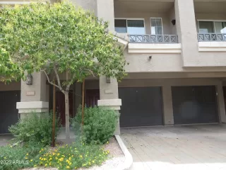 Photo #4: 6886491 Listing