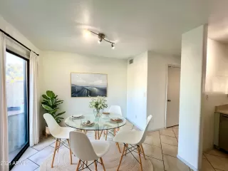 Photo #5: 6886647 Listing 